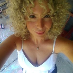 Meet your Posher, Hayley